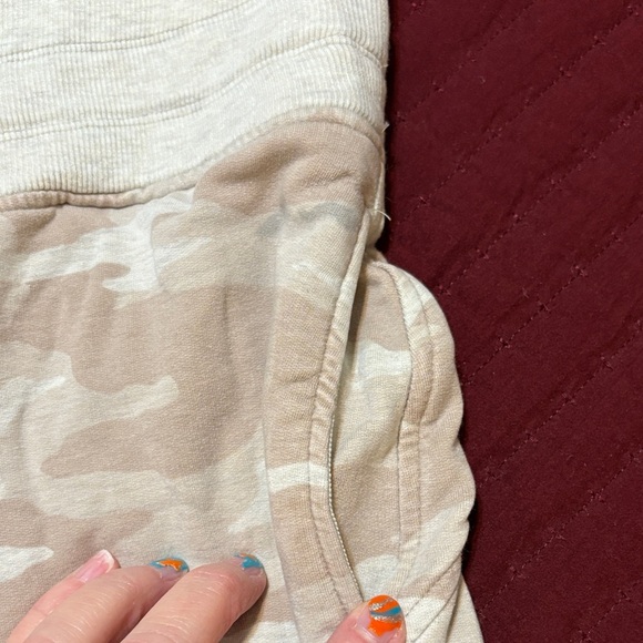 Athleta Women’s Camo Joggers in Beige/Cream Size XSP - Picture 7 of 9
